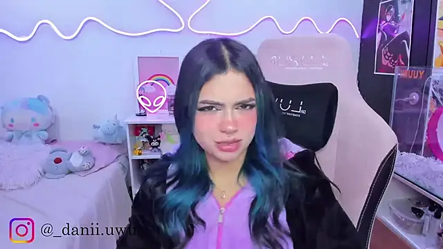 CuteDani  online show from November 11, 2025, 10:04 am