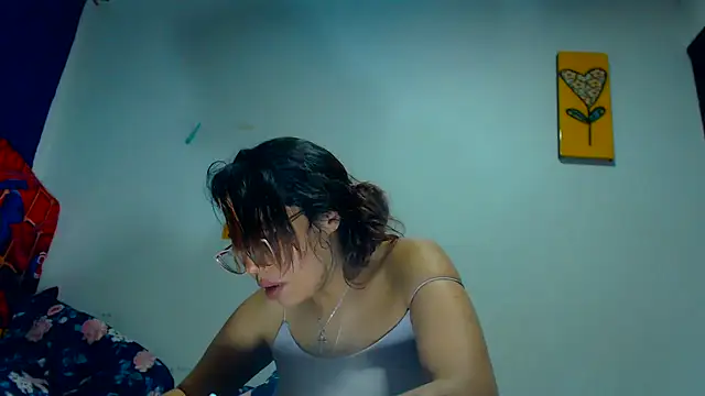 AmaraRoberts420 online show from December 6, 2024, 8:51 pm