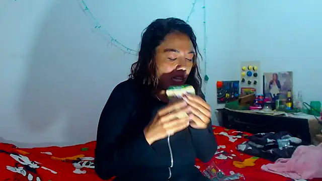 AmaraRoberts420 online show from December 7, 2024, 3:19 pm