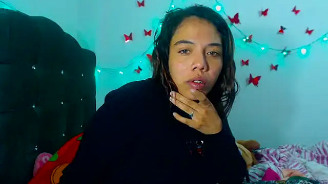 AmaraRoberts420 online show from December 16, 2024, 12:59 am