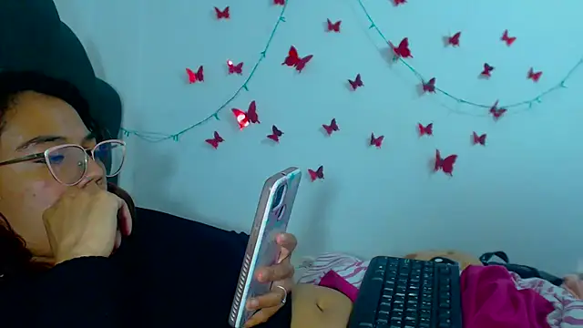 AmaraRoberts420 online show from December 16, 2024, 4:02 am