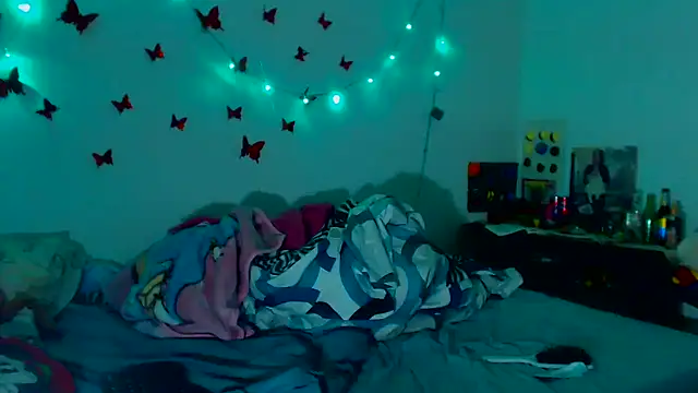 AmaraRoberts420 online show from December 18, 2024, 1:48 am