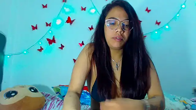 AmaraRoberts420 online show from December 23, 2024, 3:40 am