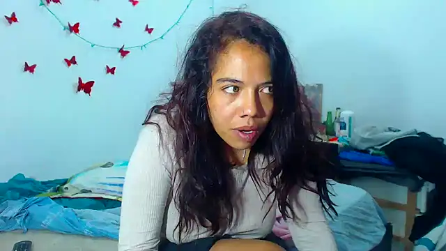 AmaraRoberts420 online show from December 31, 2024, 5:40 pm