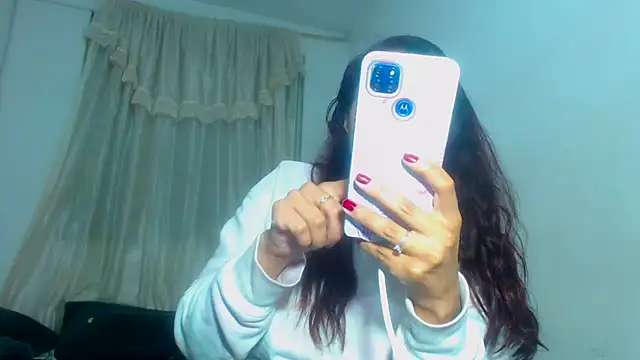 AmaraRoberts420 online show from January 3, 2025, 11:55 pm