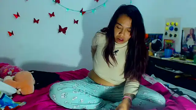 AmaraRoberts420 online show from January 9, 2025, 4:41 am