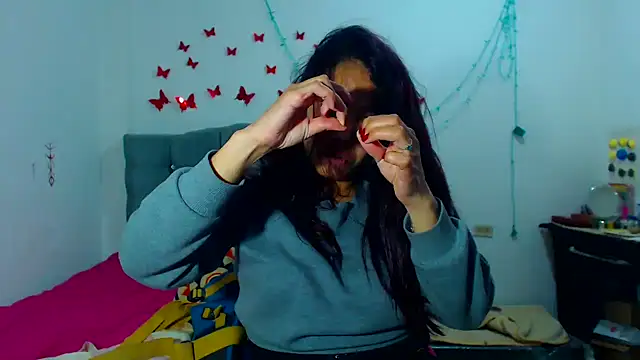 AmaraRoberts420 online show from January 16, 2025, 11:27 pm