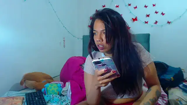 AmaraRoberts420 online show from January 18, 2025, 4:10 pm