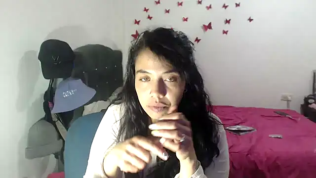 AmaraRoberts420 online show from September 12, 2025, 3:39 am