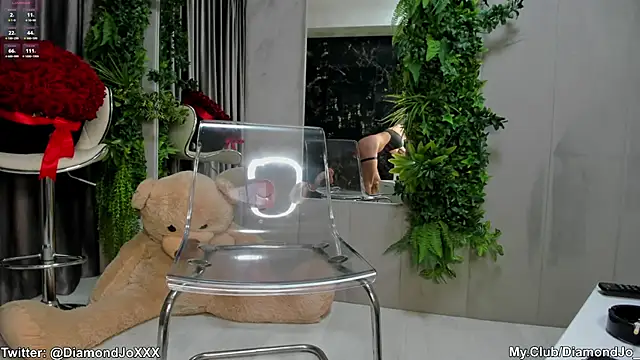 Snapshot of DiamondJo_ chatting on February 22, 2025, 12:05 am DiamondJo online show from February 22, 2025, 12:05 am