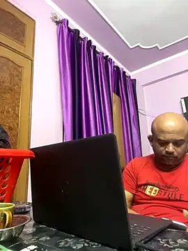 Dick 6inches online show from October 8, 2025, 1:42 pm