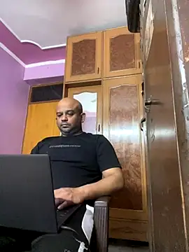 Dick 6inches online show from October 28, 2025, 11:51 pm