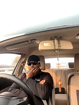 Dick 6inches online show from November 3, 2025, 3:19 am