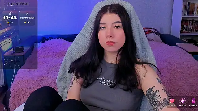 Snapshot of kellyharris chatting on December 16, 2024, 1:11 pm kellyharris online show from December 16, 2024, 1:11 pm