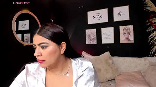 silvia lane online show from February 20, 2025, 9:22 am