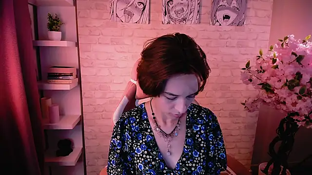 VivianLy  online show from September 10, 2025, 11:10 am