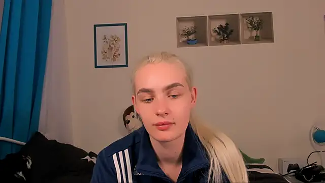 OliviaKisss online show from June 2, 2026, 6:32 pm