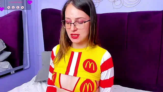 AmbeerWood  online show from March 9, 2025, 6:00 pm