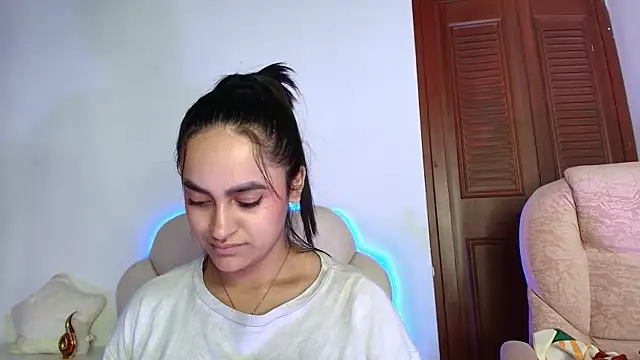 VICTORIABLACK xh online show from January 30, 2025, 2:49 am