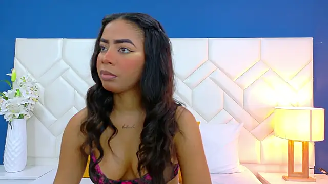 Snapshot of Tyra_Kane chatting on September 11, 2025, 4:01 am Tyra Kane online show from September 11, 2025, 4:01 am