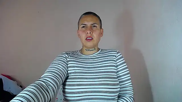Snapshot of Yessi_rousse chatting on December 14, 2024, 12:01 pm Yessi rousse online show from December 14, 2024, 12:01 pm