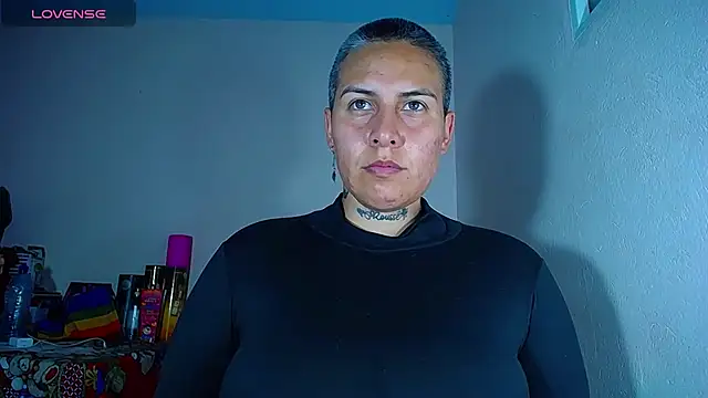 Snapshot of Yessi_rousse chatting on December 18, 2024, 10:35 pm Yessi rousse online show from December 18, 2024, 10:35 pm
