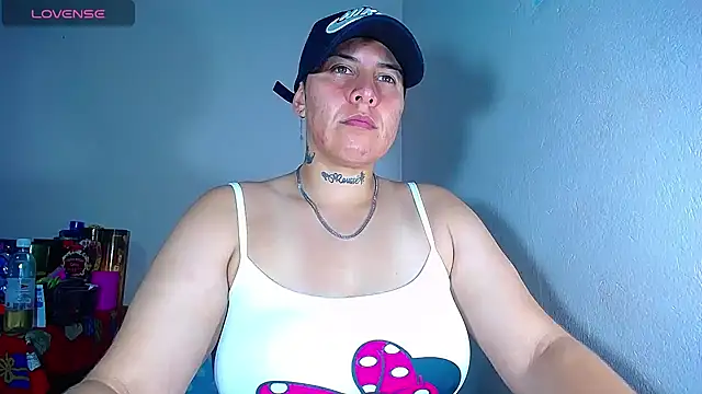 Snapshot of Yessi_rousse chatting on December 27, 2024, 12:50 am Yessi rousse online show from December 27, 2024, 12:50 am