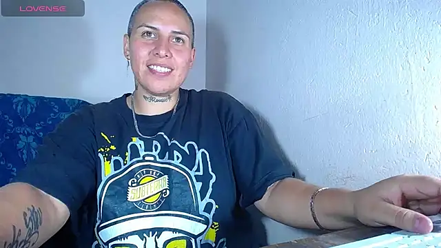 Snapshot of Yessi_rousse chatting on January 3, 2025, 11:44 pm Yessi rousse online show from January 3, 2025, 11:44 pm