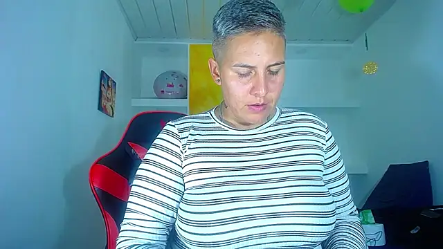 Snapshot of Yessi_rousse chatting on March 20, 2025, 5:04 pm Yessi rousse online show from March 20, 2025, 5:04 pm