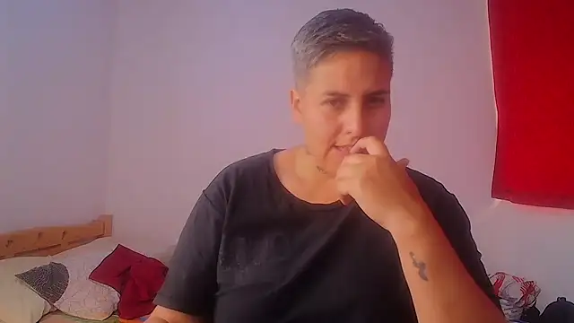 Snapshot of Yessi_rousse chatting on October 6, 2025, 8:06 pm Yessi rousse online show from October 6, 2025, 8:06 pm