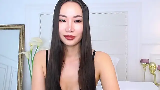 Snapshot of NaomiYuu chatting on December 11, 2024, 1:58 am NaomiYuu online show from December 11, 2024, 1:58 am