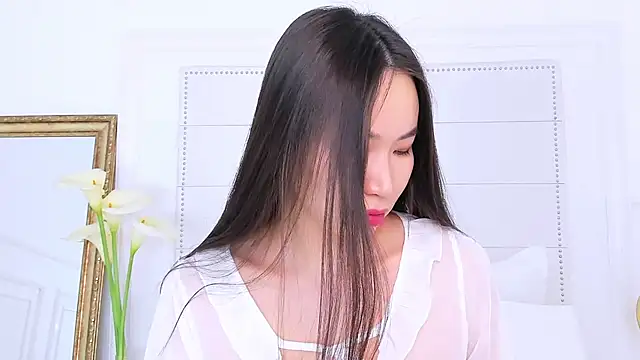 Snapshot of NaomiYuu chatting on February 7, 2025, 2:19 am NaomiYuu online show from February 7, 2025, 2:19 am