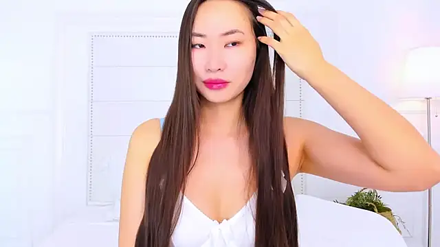 Snapshot of NaomiYuu chatting on November 7, 2025, 2:44 am NaomiYuu online show from November 7, 2025, 2:44 am