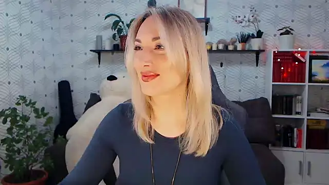 MillaXQueen online show from March 29, 2026, 5:40 am