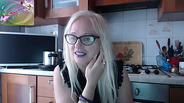 martachatte online show from October 7, 2025, 7:49 am