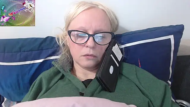 martachatte online show from October 18, 2025, 7:09 am