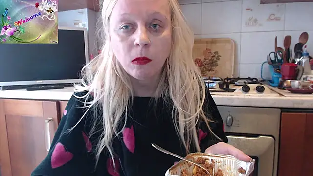 martachatte online show from November 25, 2025, 10:48 am