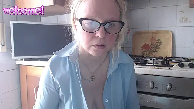 martachatte online show from April 14, 2026, 10:10 am