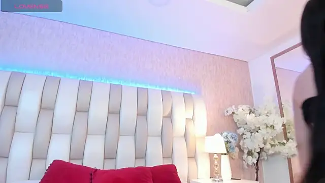 Snapshot of Rebeca_jones chatting on February 21, 2025, 1:11 pm Rebeca jones online show from February 21, 2025, 1:11 pm