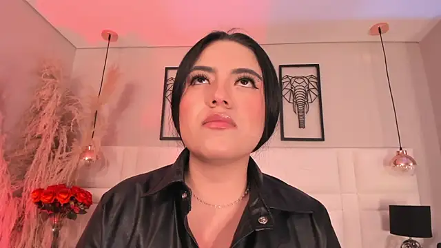 Rebeca jones online show from October 6, 2025, 12:24 pm