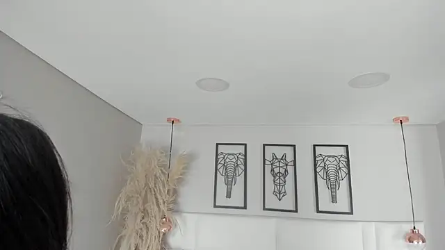 Rebeca jones online show from November 4, 2025, 12:26 pm