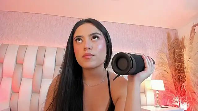 Snapshot of Rebeca_jones chatting on February 2, 2026, 12:26 pm Rebeca jones online show from February 2, 2026, 12:26 pm