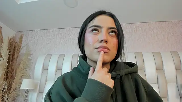 Snapshot of Rebeca_jones chatting on February 13, 2026, 12:12 pm Rebeca jones online show from February 13, 2026, 12:12 pm