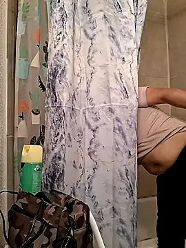 Snapshot of hungpenis210 chatting on September 18, 2025, 3:25 pm hungpenis210 online show from September 18, 2025, 3:25 pm