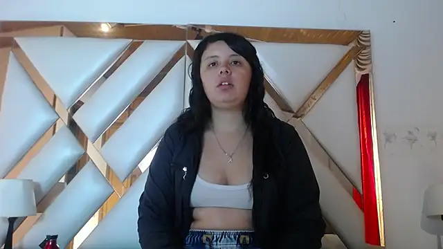 nathaly low1 online show from May 21, 2026, 1:18 pm