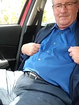 stiffandlubedxh online show from October 8, 2025, 1:58 am