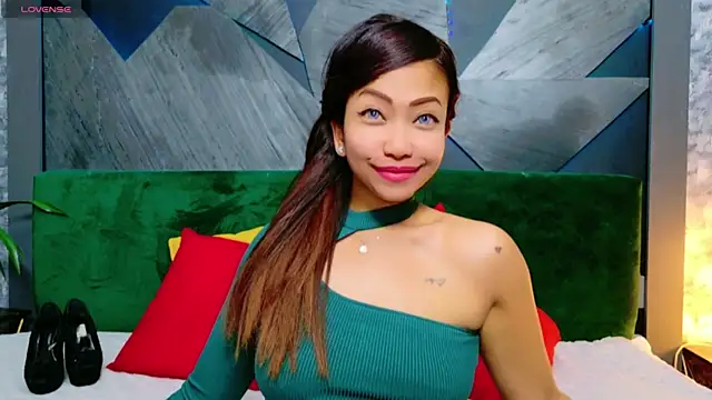 Snapshot of ElyaQuinn chatting on December 13, 2024, 1:55 pm ElyaQuinn online show from December 13, 2024, 1:55 pm