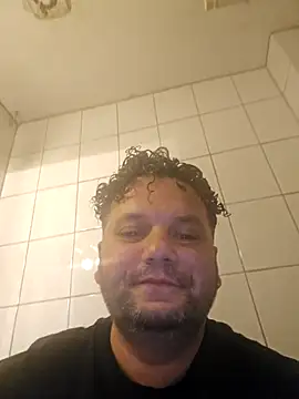 Juliani888 online show from November 11, 2025, 5:35 pm