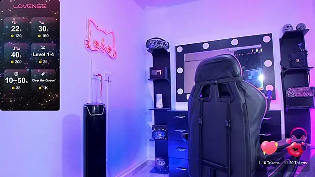 miss kitty online show from October 31, 2025, 6:09 pm