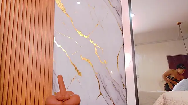 naughty ebonyy online show from November 25, 2025, 2:55 am